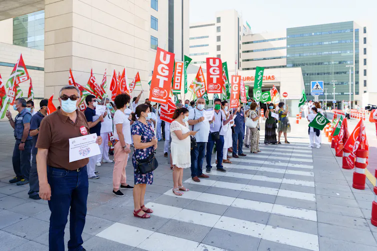 Manifestación de sanitarios ante un hospital andaluz.