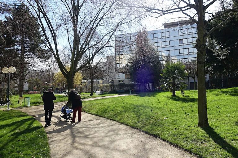 Jardin Debrousse Paris