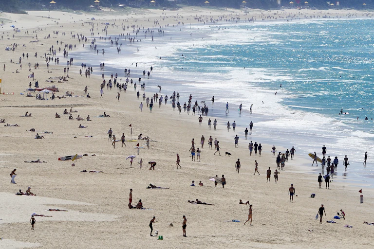Crowds on a Gold Coast beach
