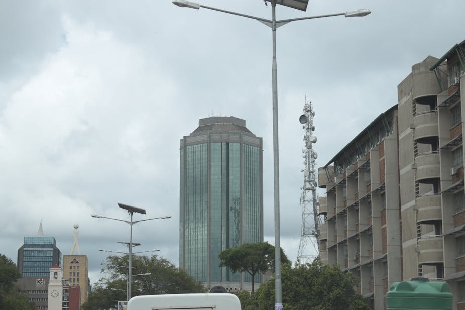 Street view of Zimbabwe's central bank building