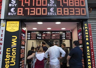 Turkey S Collapsing Lira Government Is Running Out Of Options For Embattled Currency