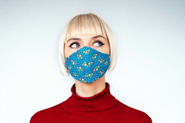 Woman wearing a cloth mask