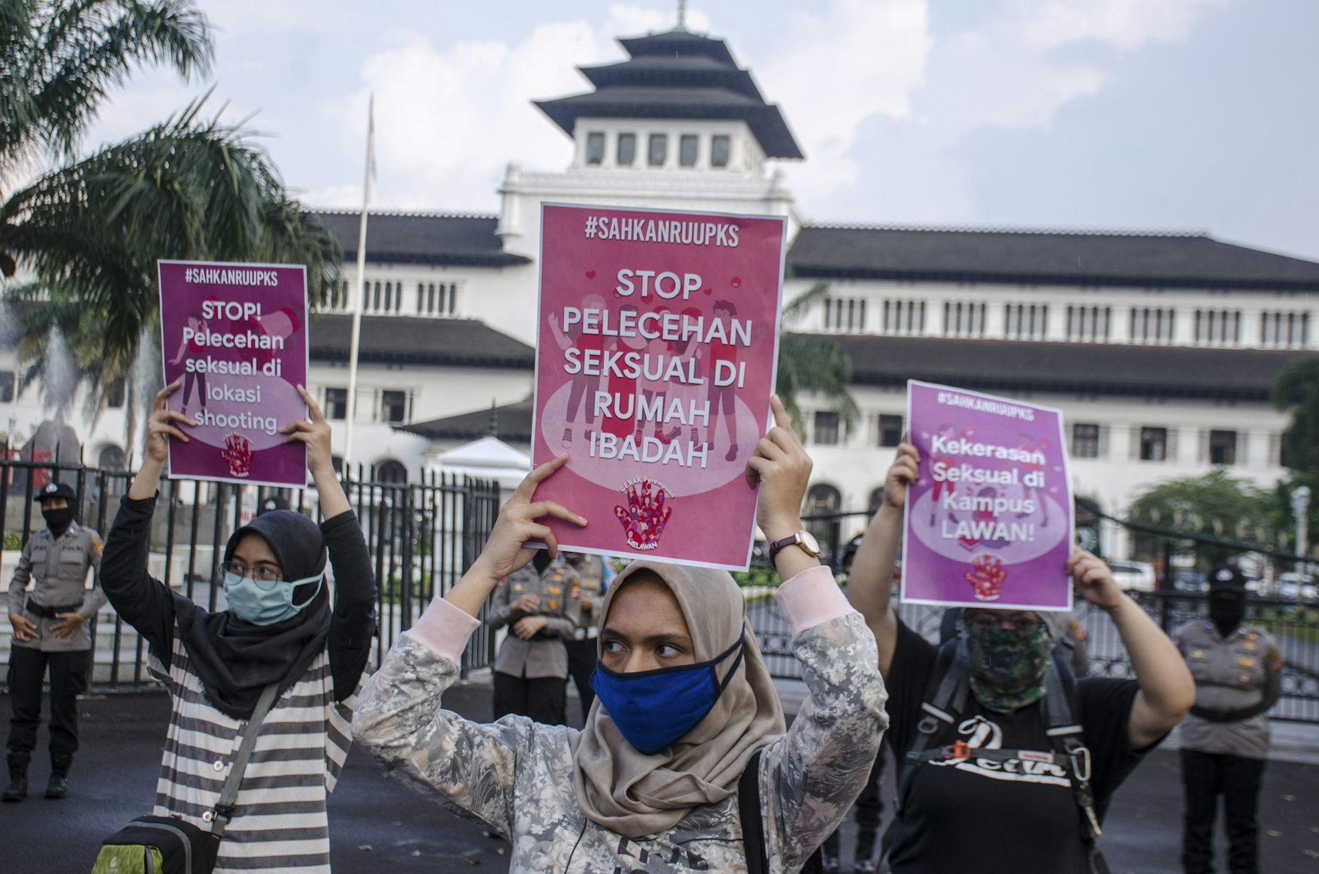 Menguatnya Konservatisme Memundurkan Reformasi Kebijakan Demi ...