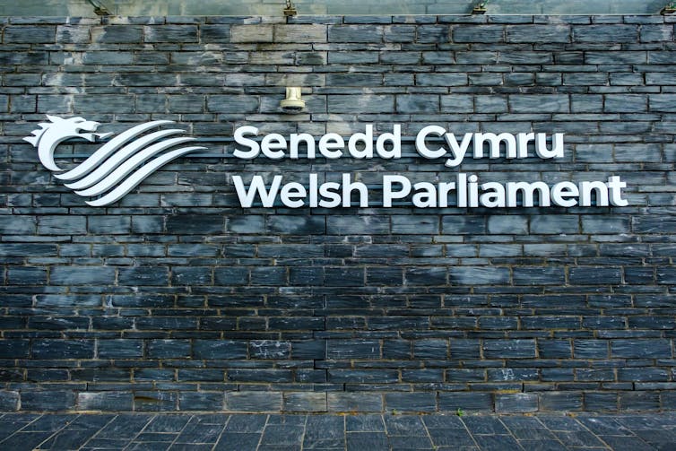 Sign in Welsh and English for the Senedd Cymru/Welsh Parliament