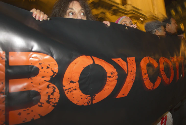 Sign saying "boycott"