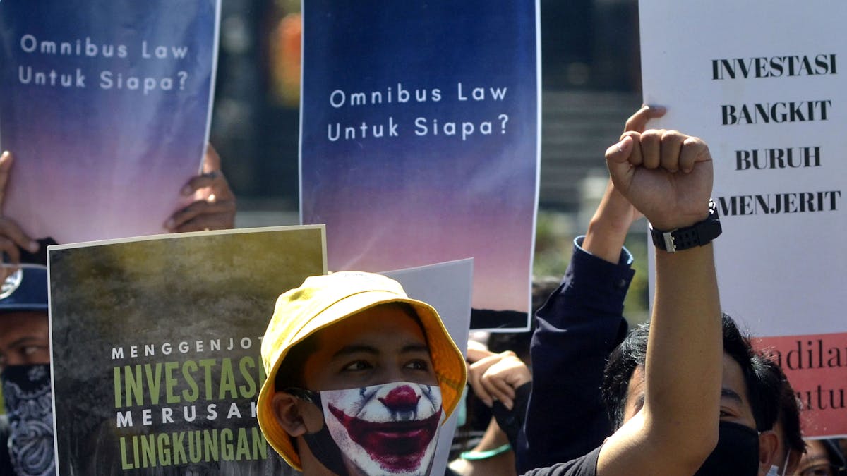 Potensi Konflik Regulasi Dalam Ruu Cipta Kerja