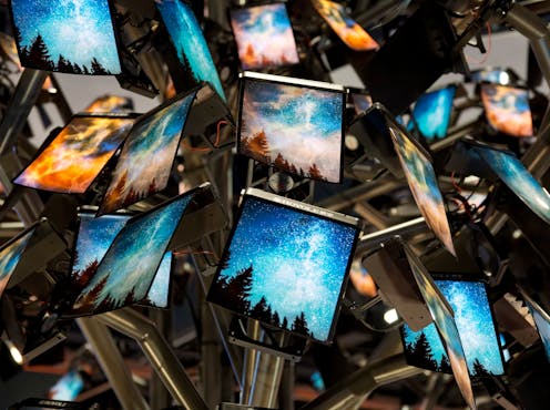 Las tecnologías de la información y la comunicación juegan un papel fundamental en nuestra sociedad, prueba de ello es su gran expansión: mientras en los últimos 50 años la población mundial se ha duplicado, el consumo de dispositivos electrónicos se ha multiplicado por 6 en ese mismo período de tiempo.