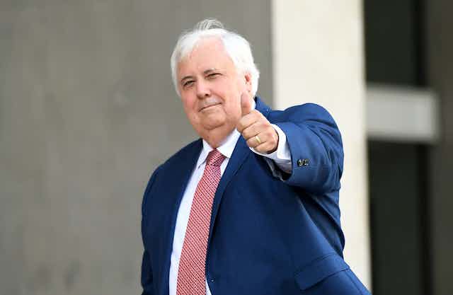 Clive Palmer giving the thumbs up 
