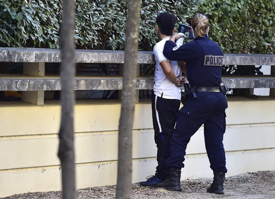 Interpellation lors d'une patrouille dans le quartier Les Izards à Toulouse le 3 septembre 2020.