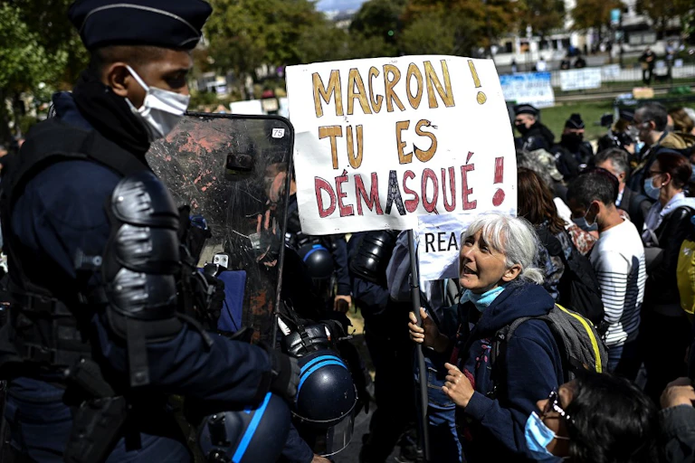 Manifestation à Paris contre le port du masque
