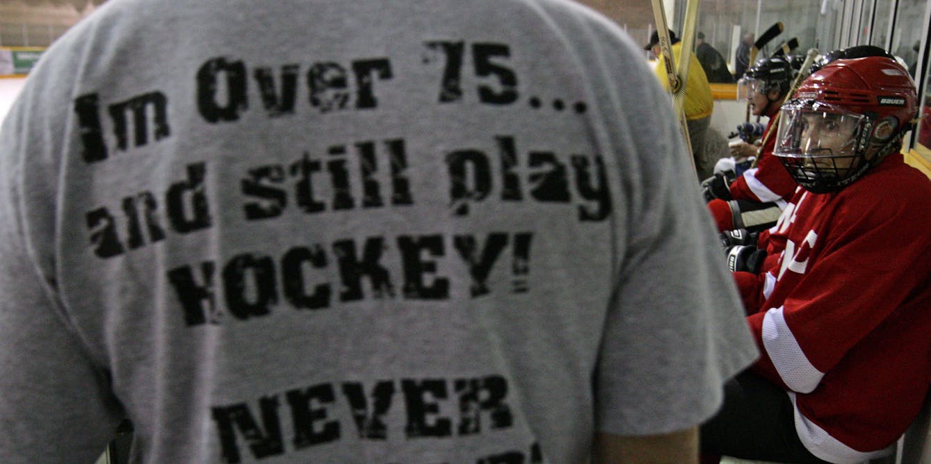 Men's Bruins Goalie Hug shirt