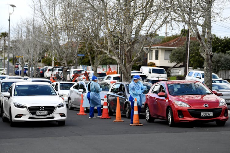 Cars queuing up to get a COVID-19 test in Auckland.