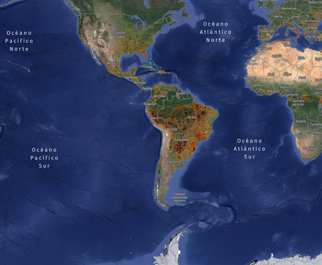 Mapamundi, centrado en América latina, que muestra con puntos rojos los incendios en curso en el mundo.
