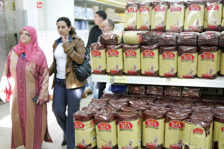 Femmes dans un supermarché