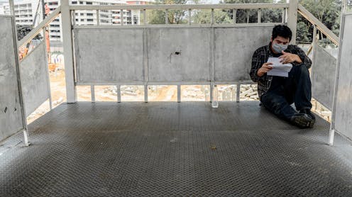 Las crisis económicas generan un enorme sufrimiento a la sociedad, empobreciendo a muchas familias y sumiéndonos en profundas inseguridades. Sus efectos negativos pueden hacerse sentir casi inmediatamente, sobre todo en los grupos de población más desfavorecidos. Aun cuando la macroeconomía nos indique que una crisis ya ha pasado de largo, sus cicatrices seguirán siendo visibles durante mucho tiempo, puesto que la recuperación no llega a la misma velocidad para todos. Una de las dimensiones más negativamente afectadas es la salud mental.