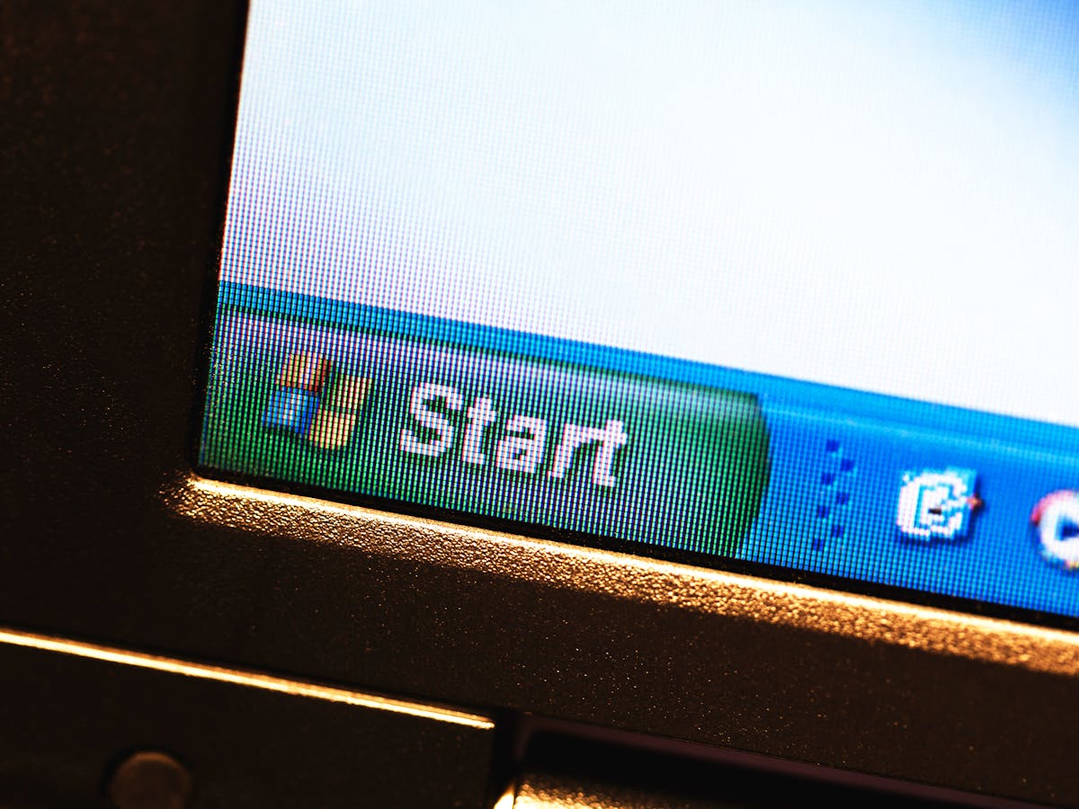 Airports, Atms, Hospitals: Microsoft Windows Xp Leak Would Be Less Of An  Issue, If So Many Didn'T Use It