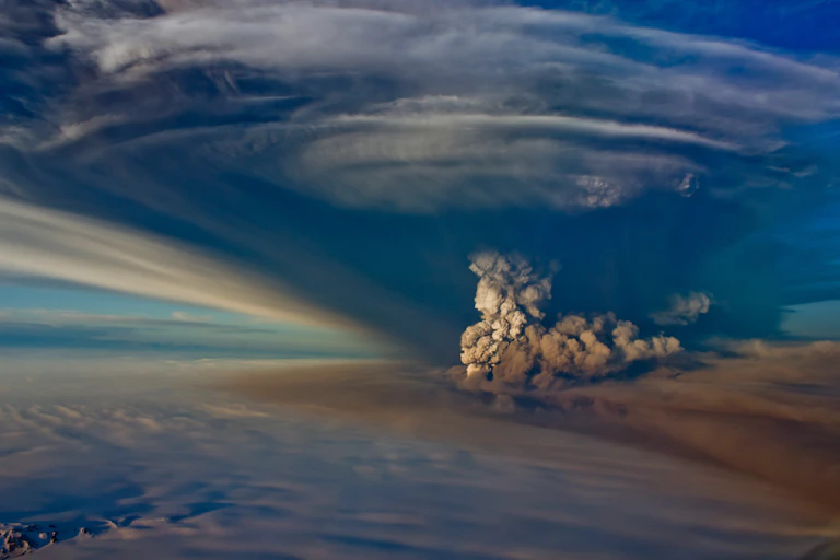 Picture of Grímsvötn erupting in 2011