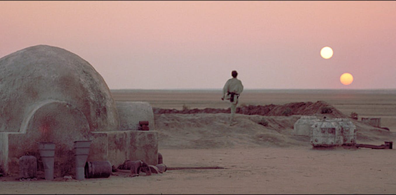 Star Wars, "Twin Suns" in A New Hope