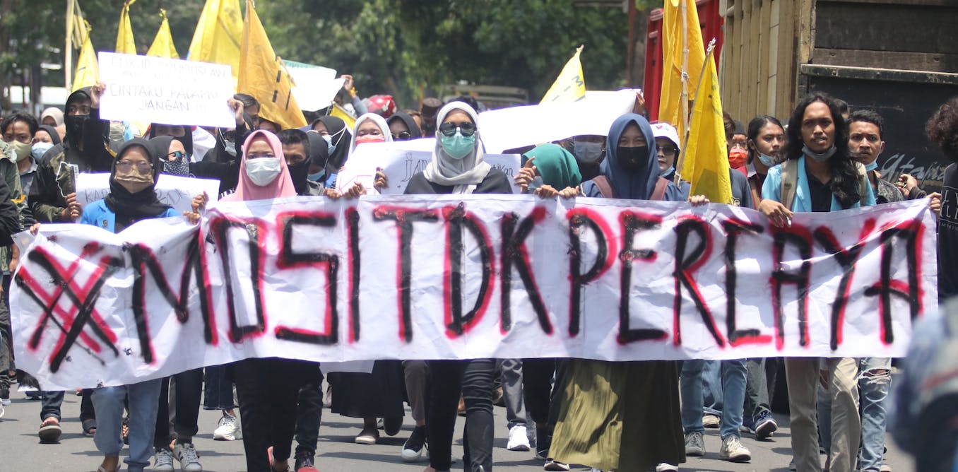 Selain cipta kerja, ada tiga omnibus law lain yang menunggu disahkan. Apa layak diteruskan?