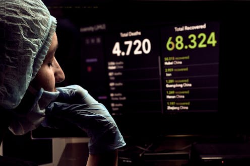 Todos los días puede oírse en las noticias el número de personas infectadas de SARS-CoV-2, algunas asintomáticas y otras que padecen COVID-19. Tan acostumbrados empezamos a estar que llegamos a insensibilizarnos y obviamos que, detrás de los números, hay personas. Pero es que, además, esas cifras tienen implicaciones importantes para las actuaciones que se deben tomar.