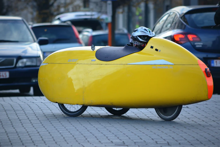 Vélomobile sur la chaussée
