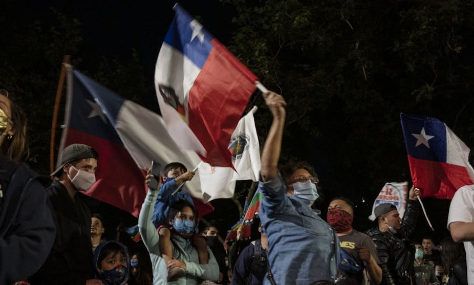 Des manifestants soutenant la réforme de la constitution chilienne