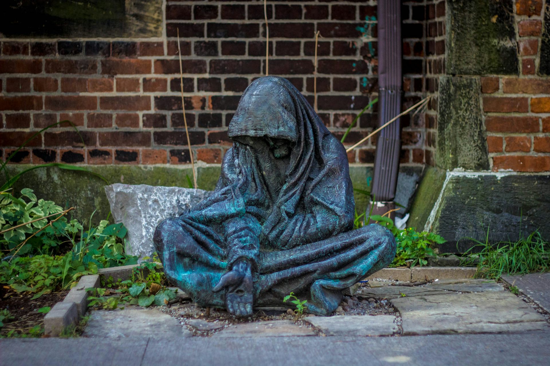 Homeless Jesus Sculpture Goes Viral After 911 Call   File 20201027 17 1e2r0v0 