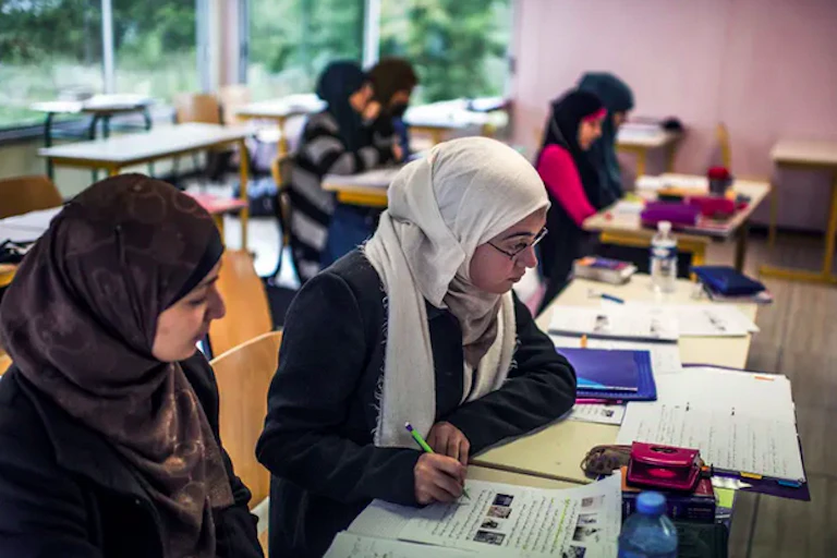 Des élèves, le 16 octobre 2012, dans une classe de l'Institut européen des sciences humaines