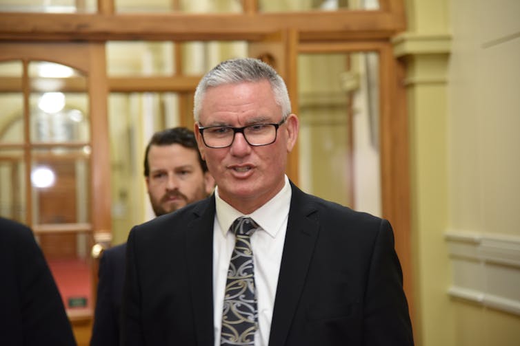 Kelvin Davis in parliament corridor