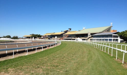 Put the baking soda back in the bottle: banned sodium bicarbonate 'milkshakes' don't make racehorses faster