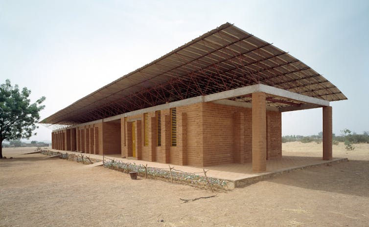 Ecole primaire de Gando, au Burkina Faso en briques d'argile