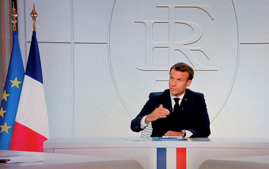 Le Président français Emmanuel Macron alors qu'il s'adresse à la nation concernant la Covid-19 en France, à Paris le 14 octobre 2020.