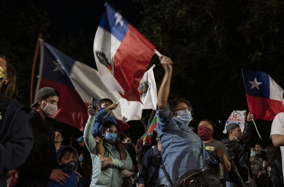 Demonstrators with Chilean flags