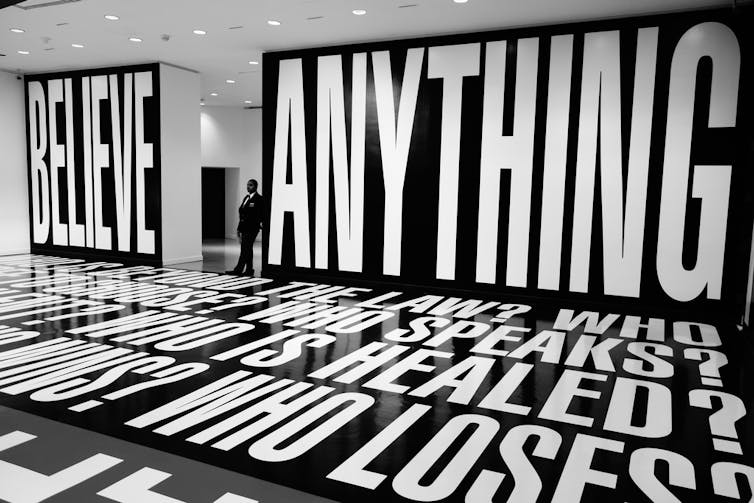 purpose of postmodern literature