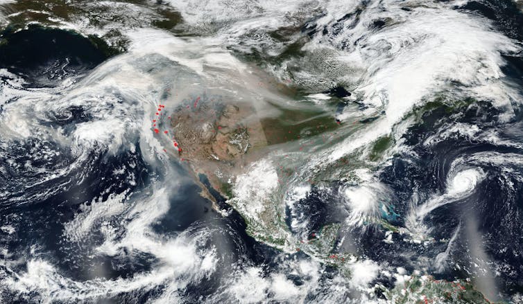 Satellite photo of U.S. with western smoke plume blowing east