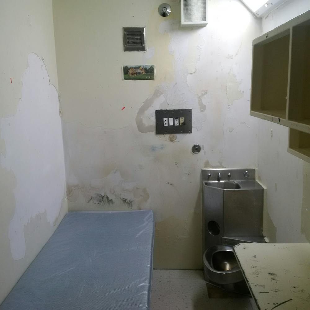 Solitary confinement - Wikipedia