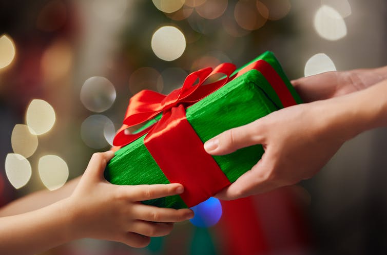 How to choose the right Christmas gift: tips from psychological research