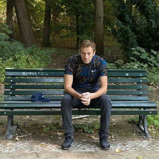 Il leader dell'opposizione russa Alexey Navalny dopo essere stato rilasciato da un ospedale in Germania.