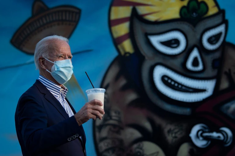 Joe Biden dans un restaurant mexicain à Phoenix