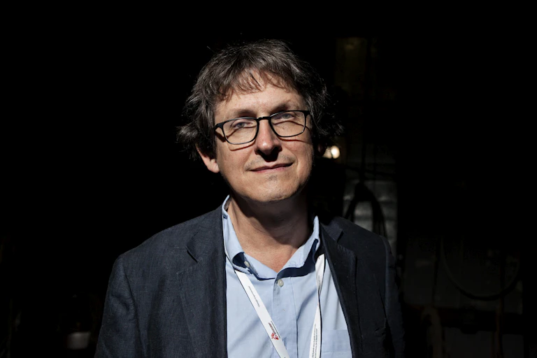 Alan Rustage Alan Rusbridger evokes First Amendment to backward UK