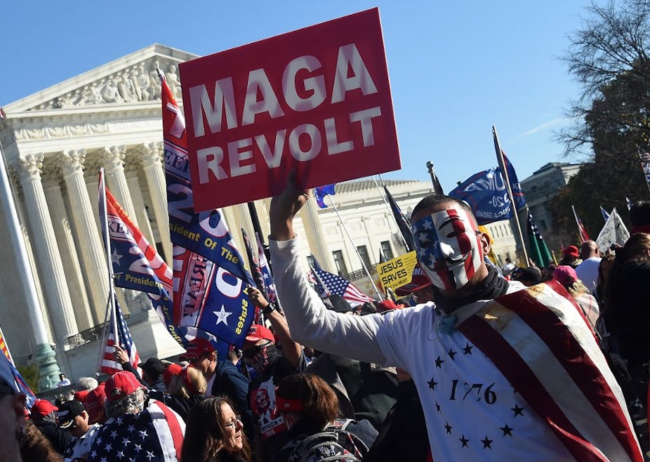 Manifestants pro-Trump devant la Cour suprême