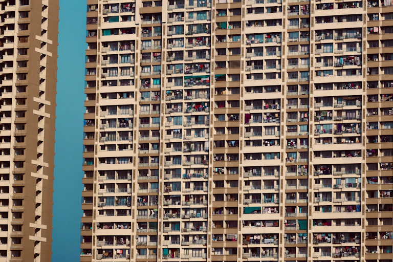 A crowded apartment complex.