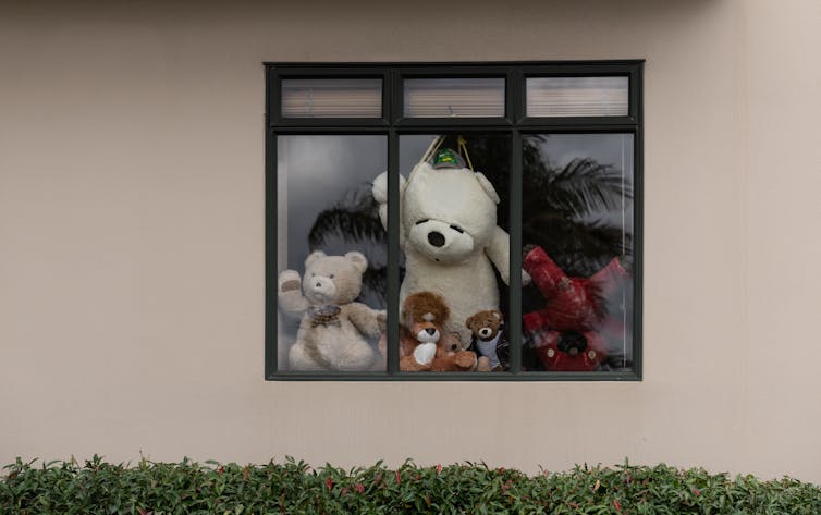 Teddy bears in a window during New Zealand's Covid-19 lockdown