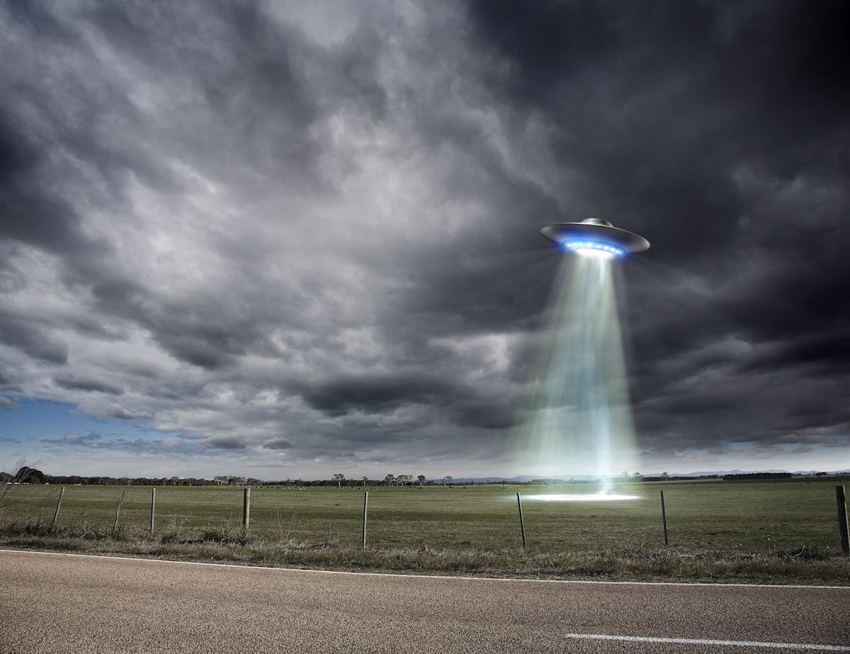 I M An Astronomer And I Think Aliens May Be Out There But Ufo Sightings Aren T Persuasive