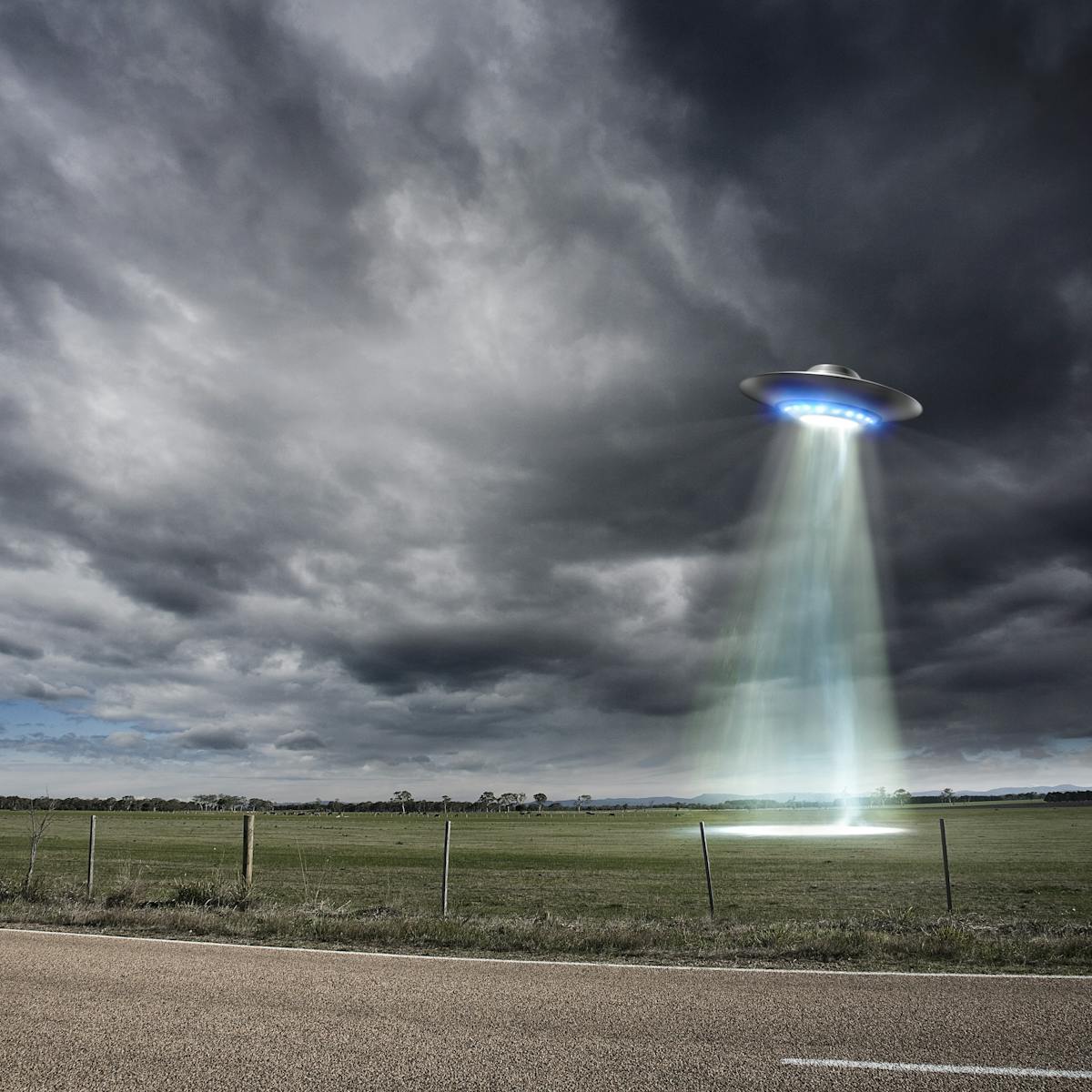 I'm an astronomer and I think aliens may be out there – but UFO sightings  aren't persuasive