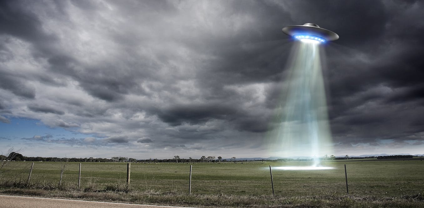 I'm an astronomer and I think aliens may be out there – but UFO sightings  aren't persuasive
