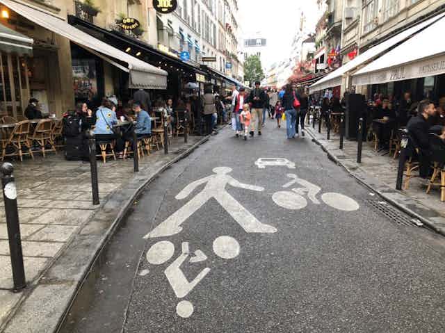 A street in which priority is given to pedestrians and cyclists 