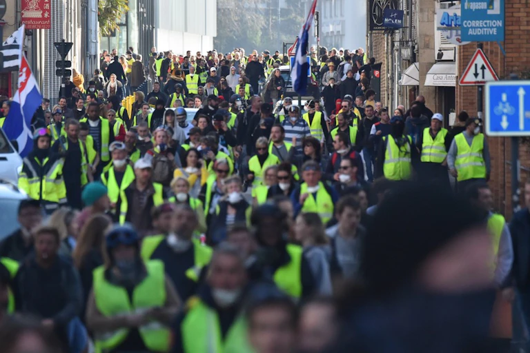 Les membres du gilet jaune.