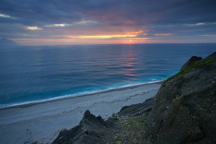 El océano Pacífico visto desde la costa de Taiwán