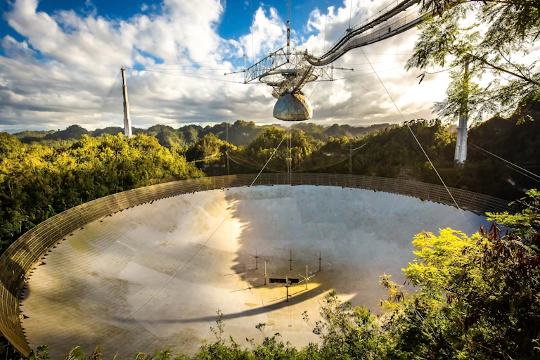 Image of the Arecibo radio telescope dish.